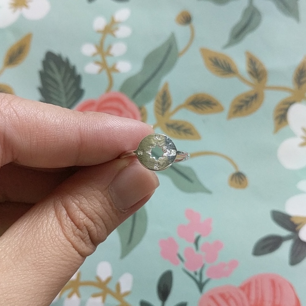 Nwot silver compass ring circle nwot